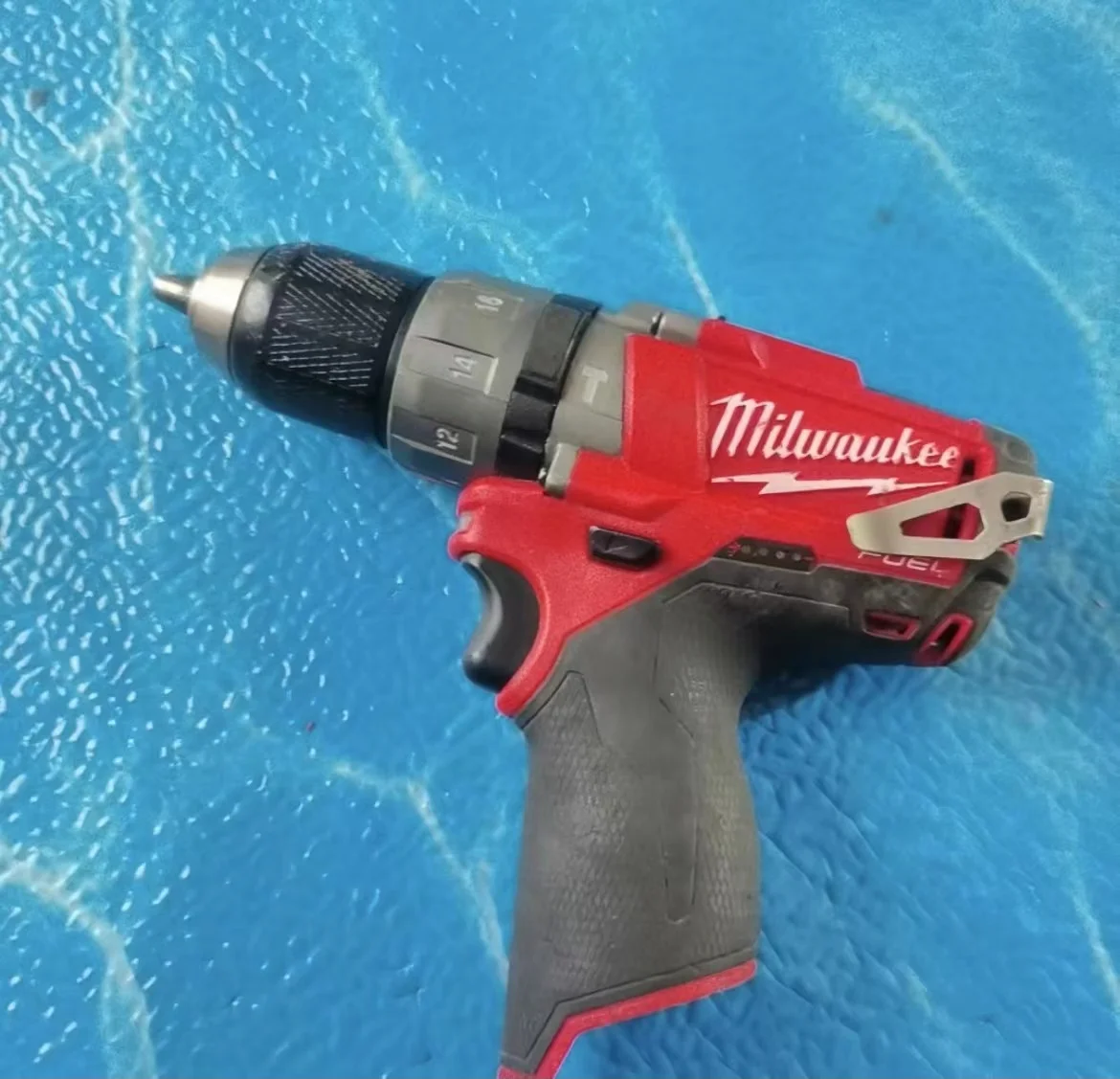 

Аккумуляторная перфораторная дрель Milwaukee, 12 В, 1/2 дюйма, 2404-20, б/у, только для инструментов
