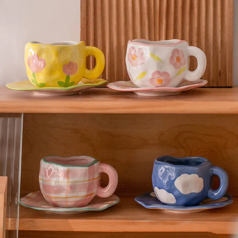 

Ручная роспись, кофейная чашка с синим небом и белыми облаками и блюдцем, керамическая чайная чашка ручной работы, набор блюдец, милый подарок, чашка для кафе