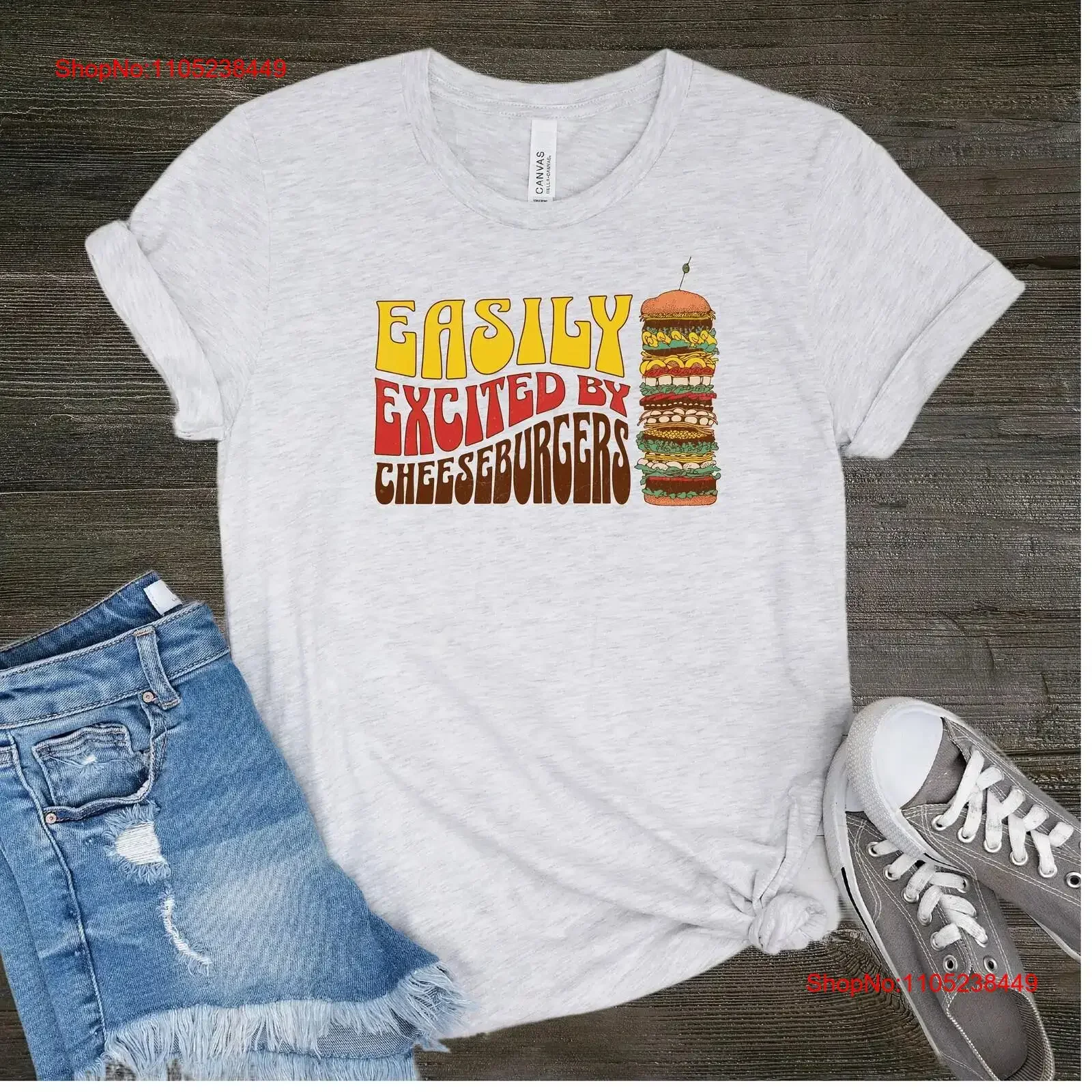 Фото Футболка Cheeseburgers с винтажным ретро-шрифтом и эффектом потертости, легко раскрывающаяся в развернутке при просмотре GIF-изображений, винтажный топ с эффектом потертости для повседневной носки, эластичная. №1