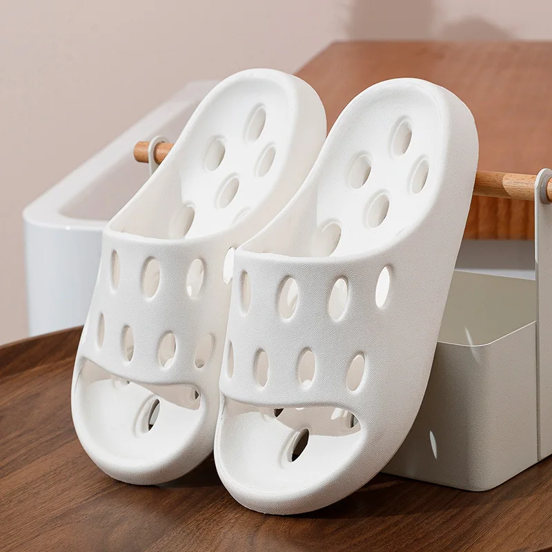 2023 Indoor Outdoor Summer Women Slippers Bath Thick Platform Non-Slip Home Hole Slippers EVA Light Couple Home Slides Ladies