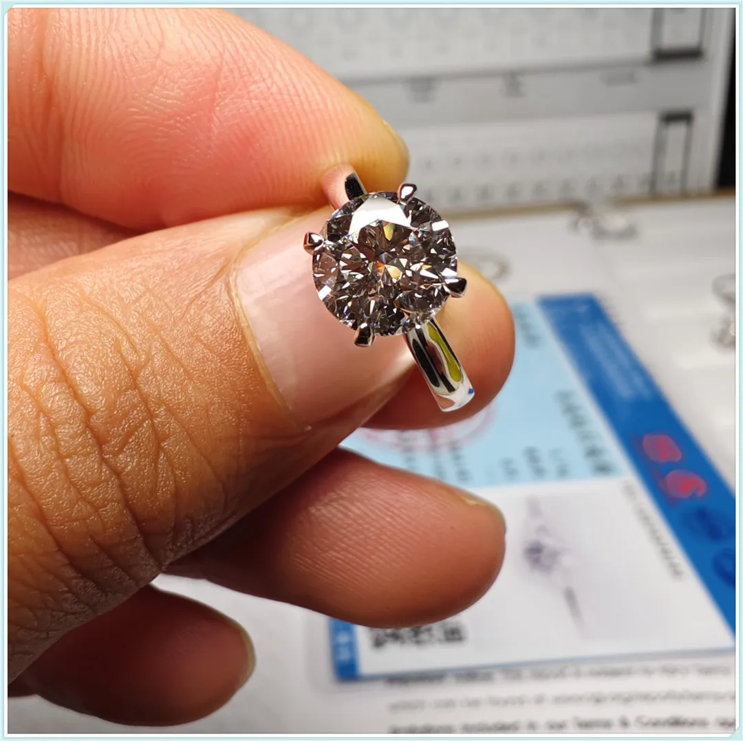 Обручальные кольца из белого золота с бриллиантами