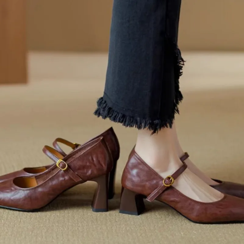 Однотонные однотонные туфли Мэри Джейн на высоком квадратном каблуке с пряжкой и