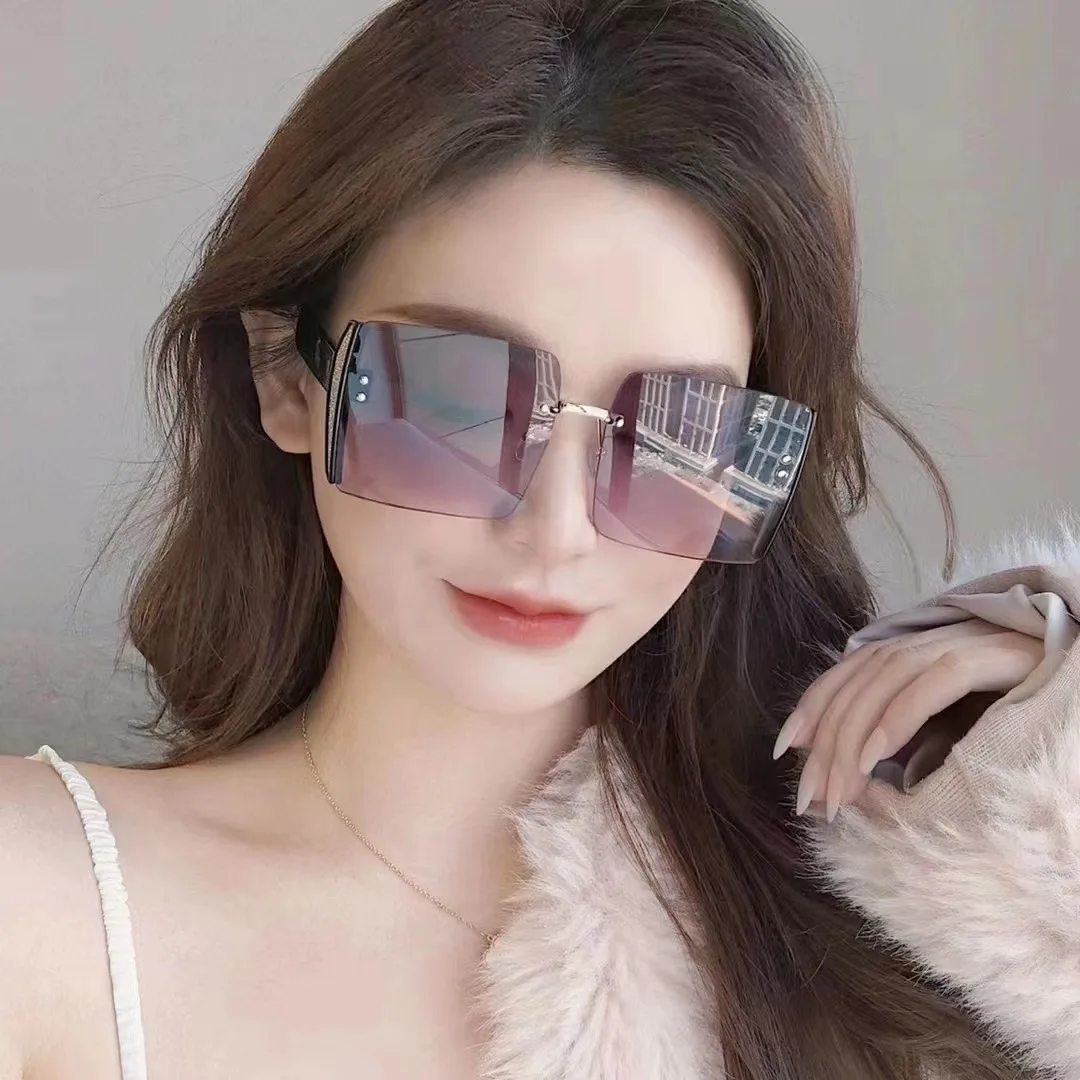

2022 new online celebrity fashion sunglasses women's advanced sense of trimming glasses square large frame sunglasses wholesale