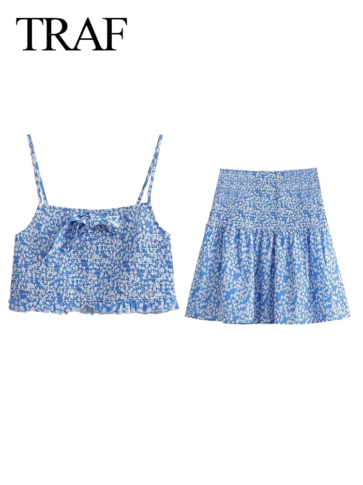 

Летний крутой Модный женский костюм в стиле ретро с голубым цветочным принтом TRAF, привлекательный топ на бретельках с бантом, облегающая тр...
