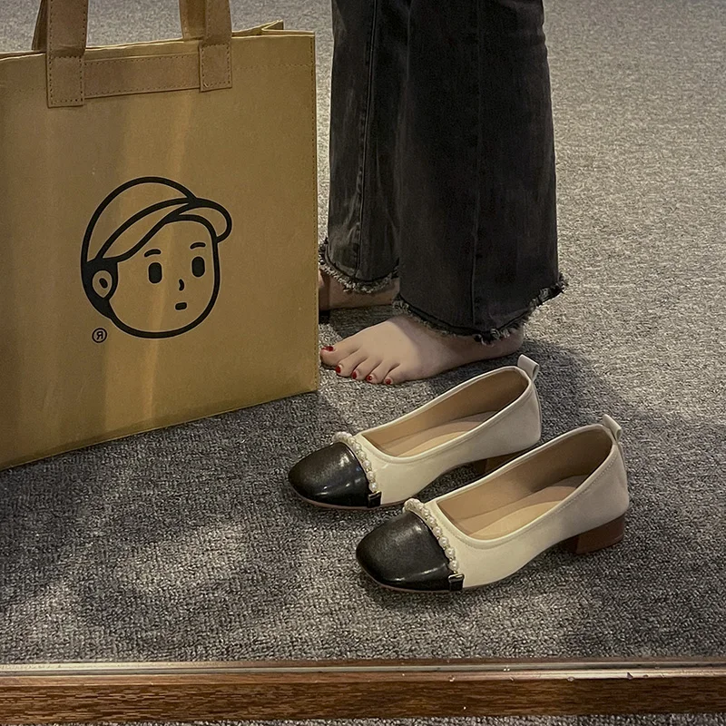 

Женские кроссовки с круглым носком, на платформе