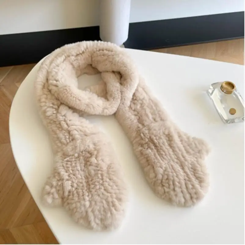 Рисунок 6 - Женский Зимний вязаный шарф с мехом