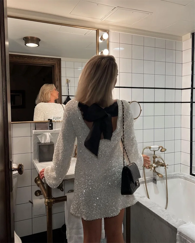 Рисунок 5 - Модная блестящая женская одежда