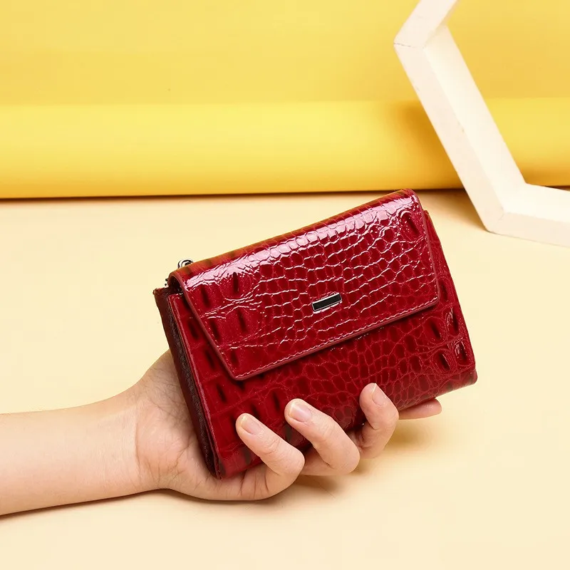 

Crocodile Pattern Genuine Leather Women's Wallet With Multiple Card Slots Cowhide Bag