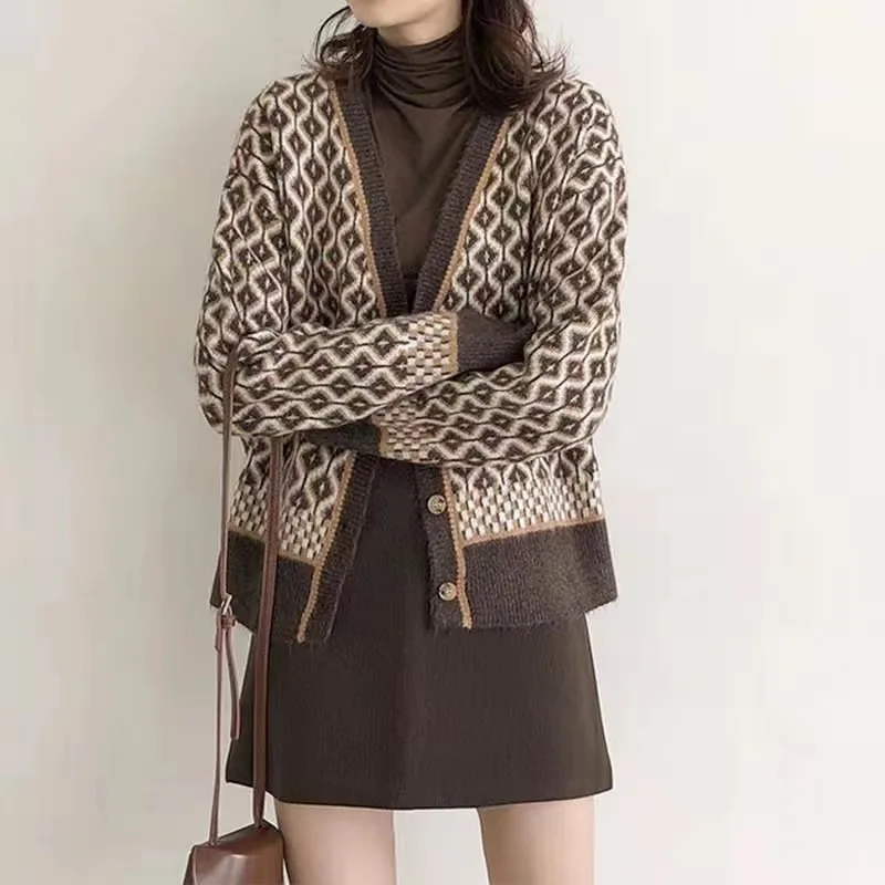 

Women Cardigan Geometric Print V Neck Button Sweater Winter Coats Vintage Knit Jacket Korean Fashion Long Sleeve Loose Cardigan