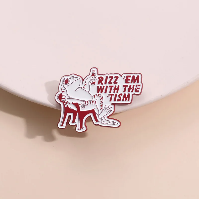 Лягушка Пить на розовом стуле Значок заказ Мягкая твердая эмаль Металлическая