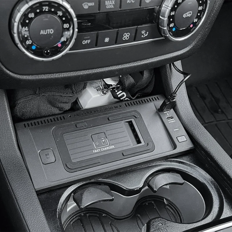 Автомобильное зарядное устройство для быстрой зарядки QI Mercedes Benz GL ML GLS GLE W166 C292 X166