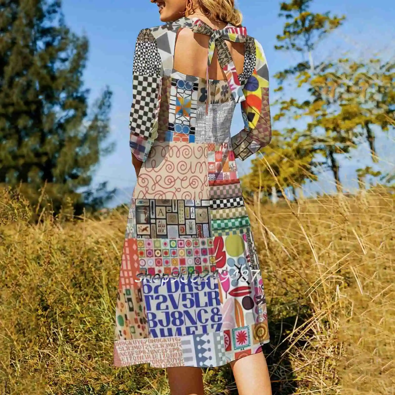 Платье-колокол с квадратным вырезом принтом