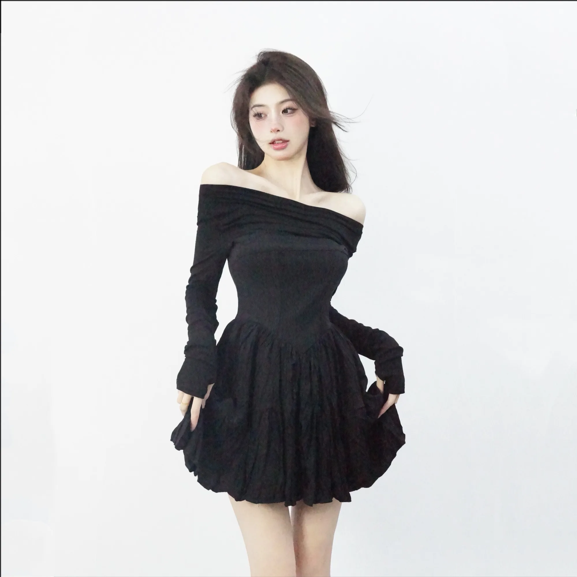 

Пикантное черное платье с воротником-лодочкой и длинными рукавами для женщин, весна 2023, модное приталенное мини-платье во французском стиле...