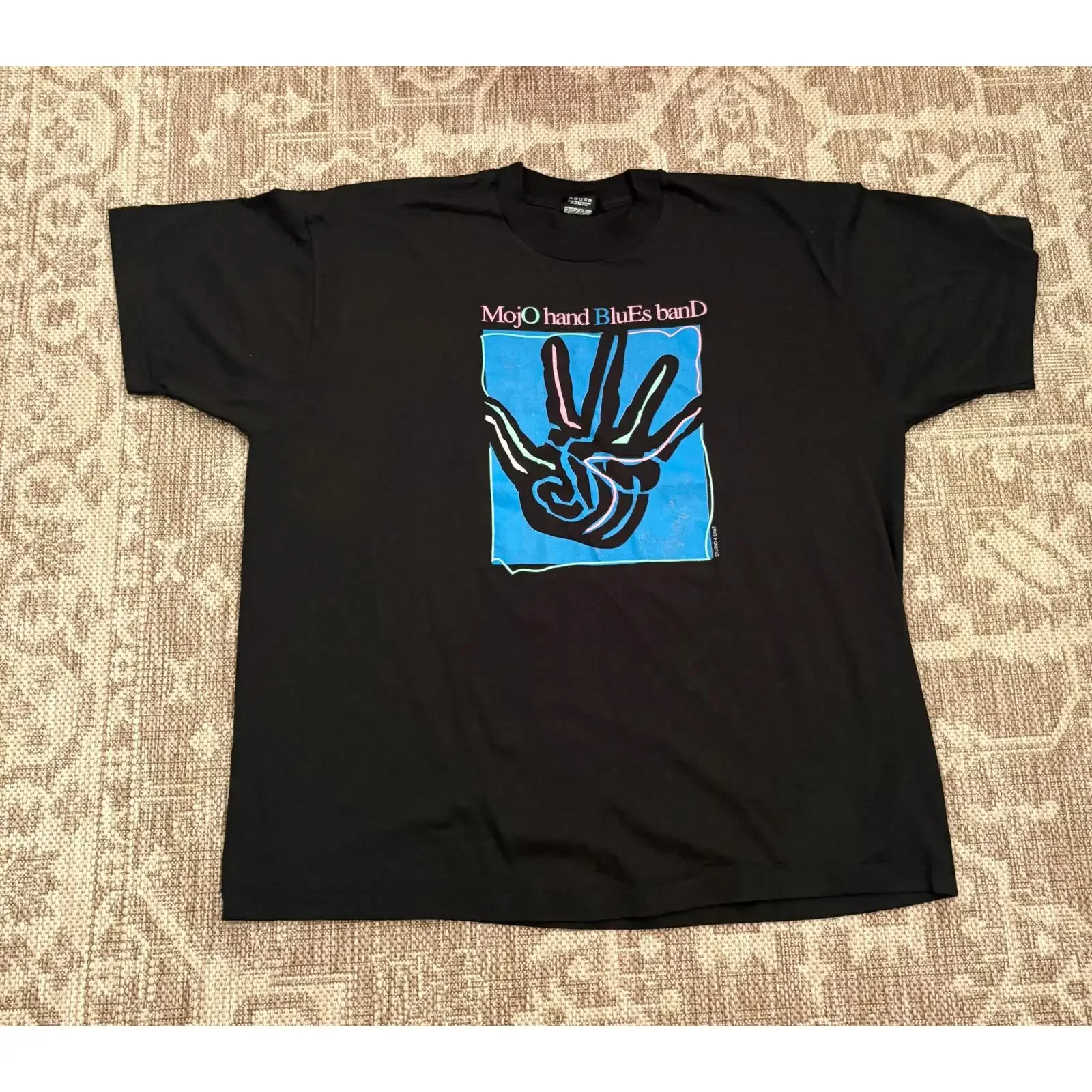 Фото Винтажная футболка с принтом Mojo Hand Blues Band 1990-х годов, дизайнерская одежда с эффектом потертости, стильная, дышащая, мягкая, для мужчин. №1