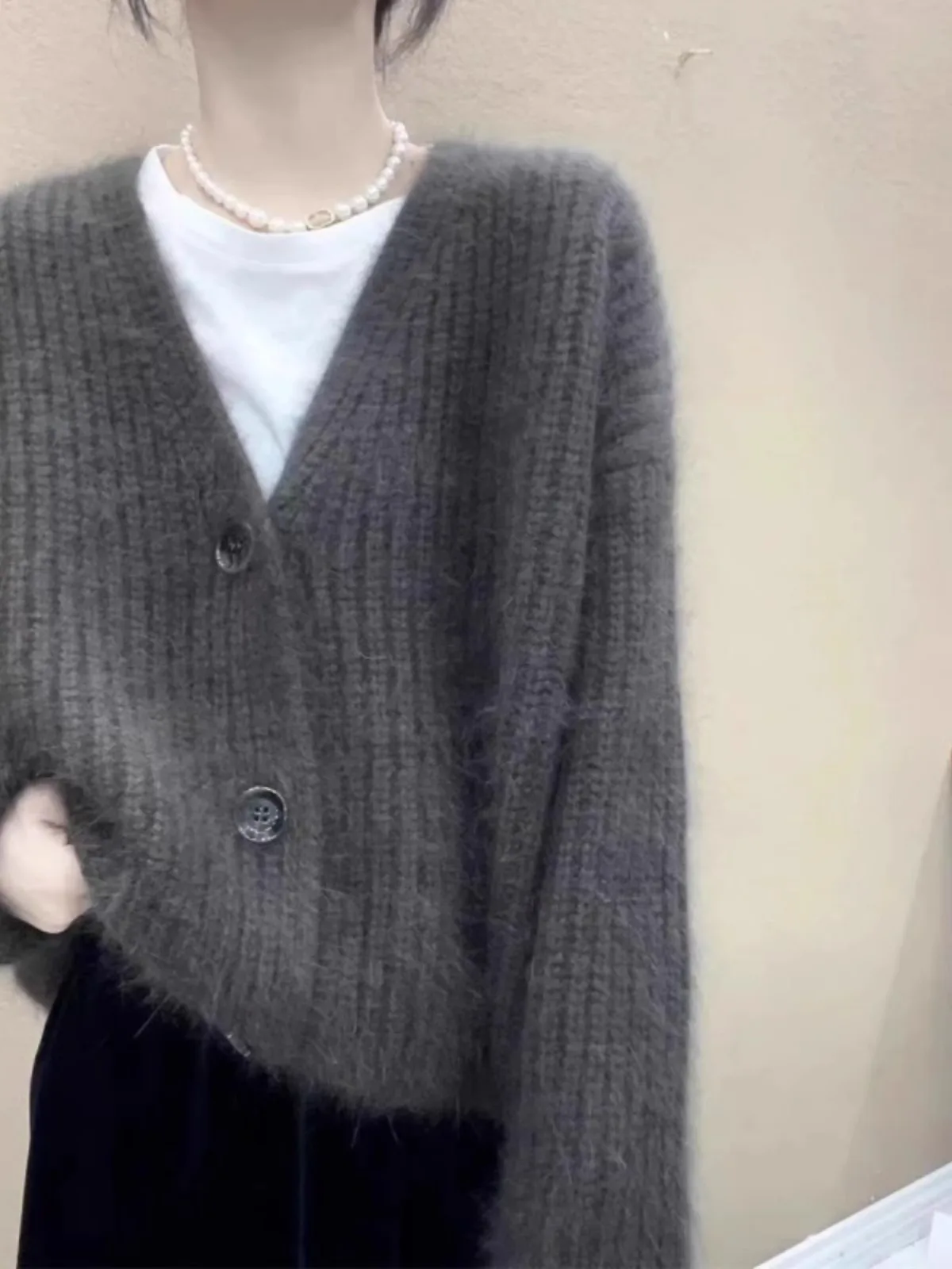 Это так шикарно! Женский трикотажный кардиган с V-образным вырезом однотонный