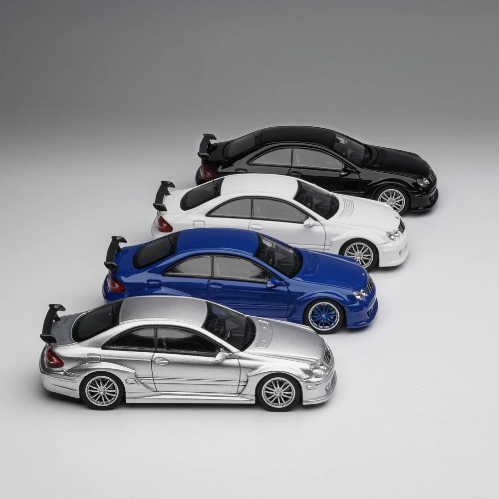 Фото Коллекционная модель автомобиля Fine Model 1/64 CLK DTM AMG, белая, эмалированная, из литого сплава, с витриной, подарок для коллекционеров №1
