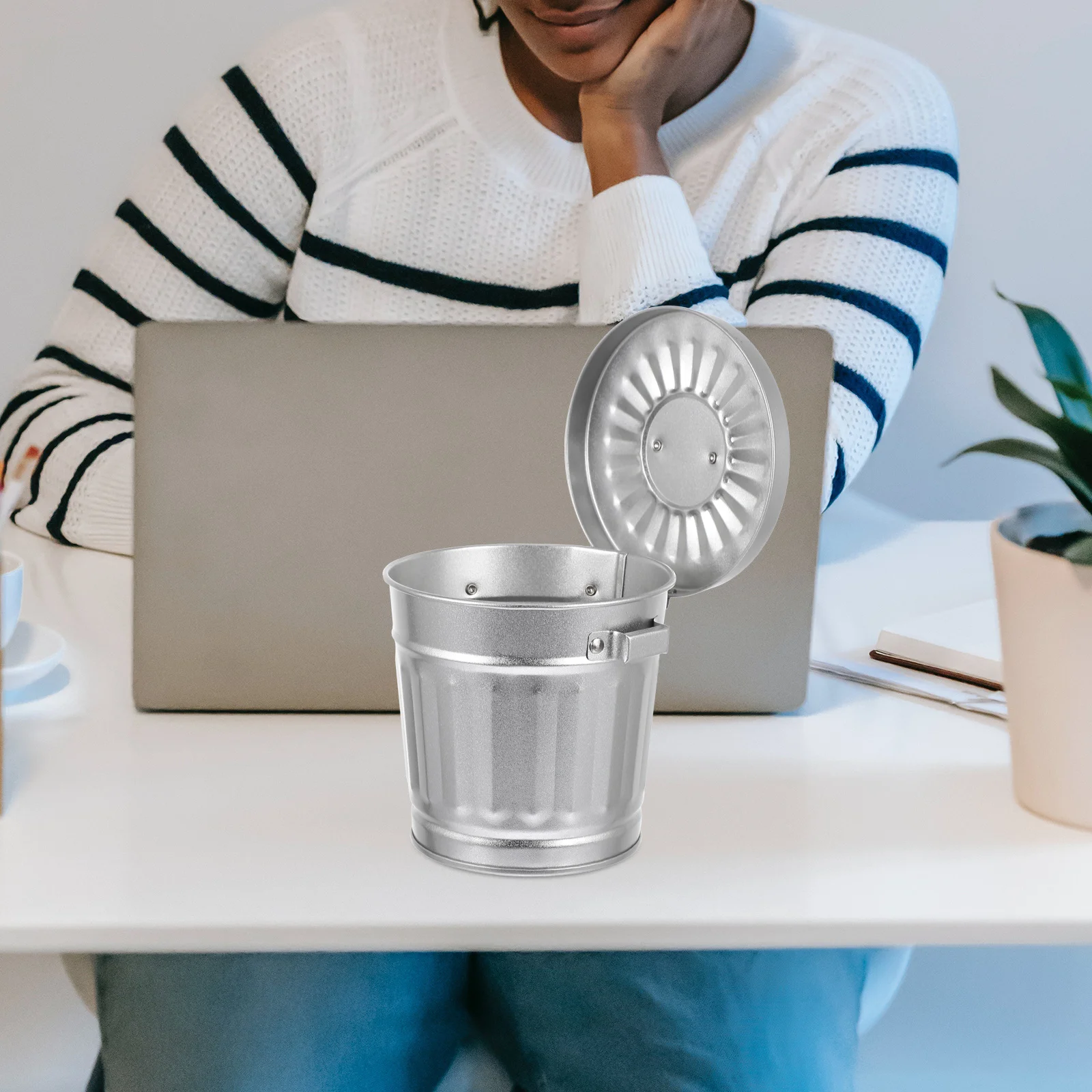 

Trash Can Bin Waste Garbage Desktop Container Lid Outdoors Poop Dog Countertop Mini Galvanized Iron Containers Desk Little Tiny