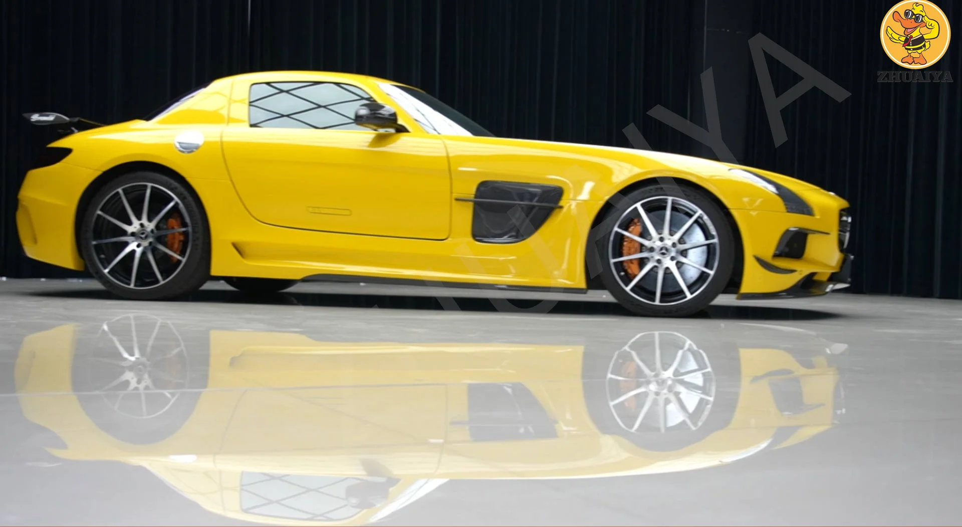 Рисунок 2 - Высококачественные автомобильные наклейки из ТПУ