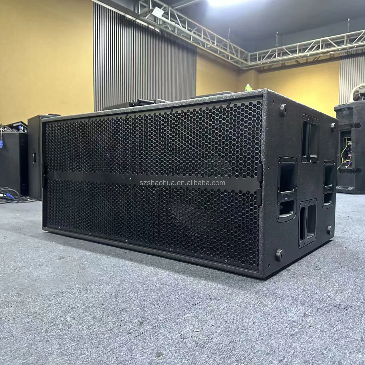 Фото Сабвуфер Tour SUB9006-AS Dual18