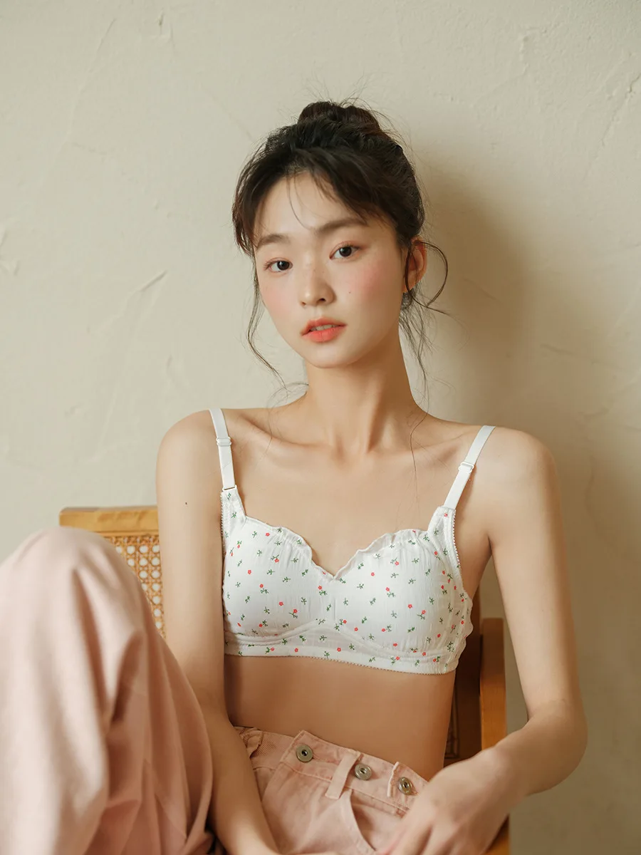 

Student's underwear girl's small chest gathered thin summer no steel ring not empty cup bras pure want floral small fresh