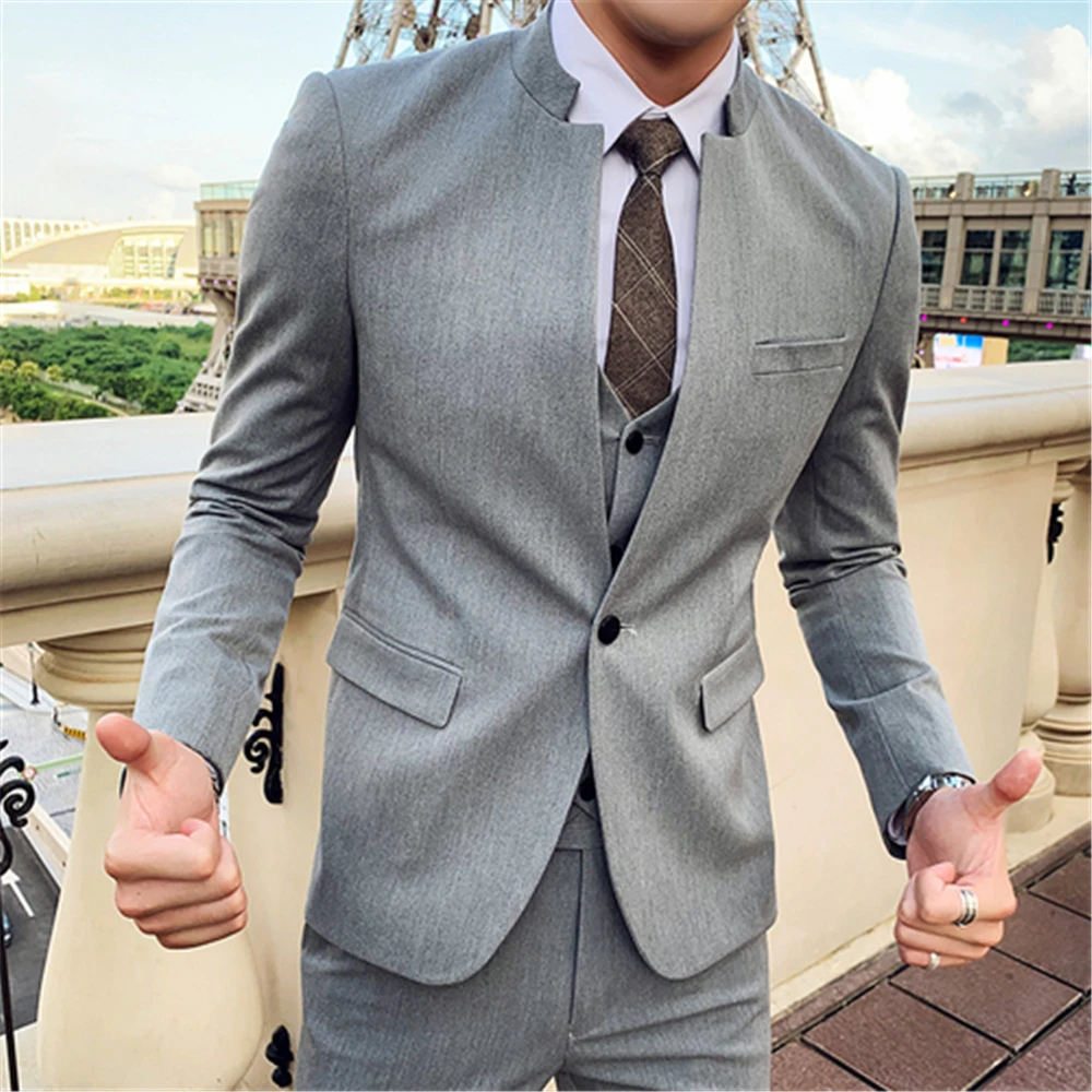 

New Arriver Summer Costume Light Grey Business Groom Tuxedo Stand Collar Men Suits 3 Pieces Wedding Best Man (Jacket+Vest+Pant)