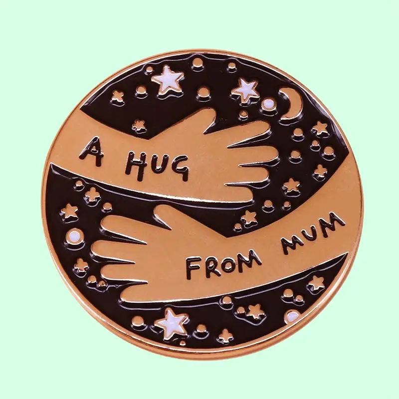 

Mom's Hug Brooch Star Badge Pinback Button Jeans Lapel Pin Badge Cartoon Jewelry Gift for Friends