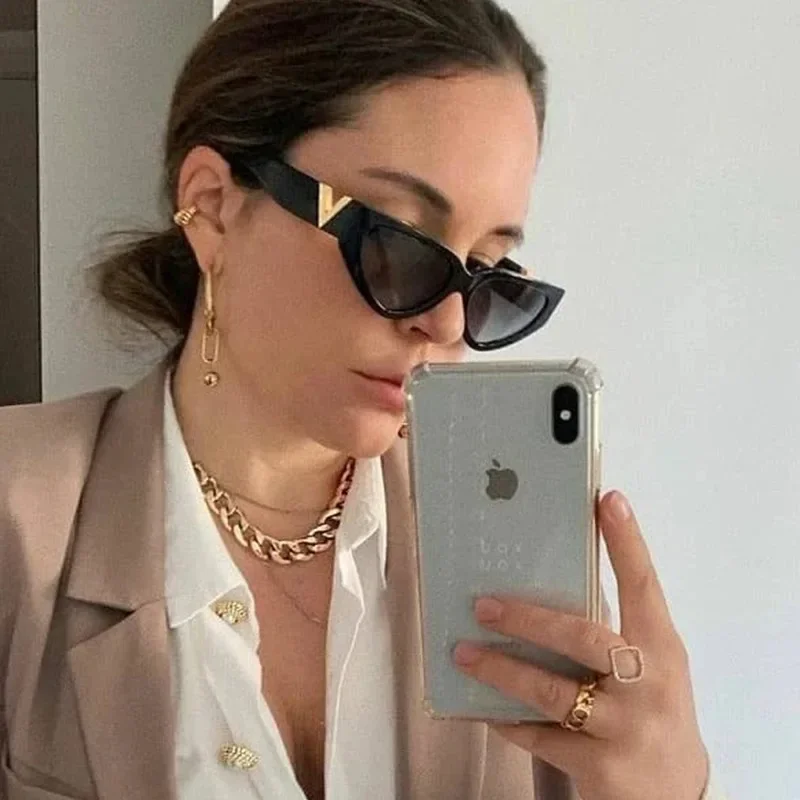 Новинка 2024 модные квадратные солнцезащитные очки в стиле ретро с V-образным