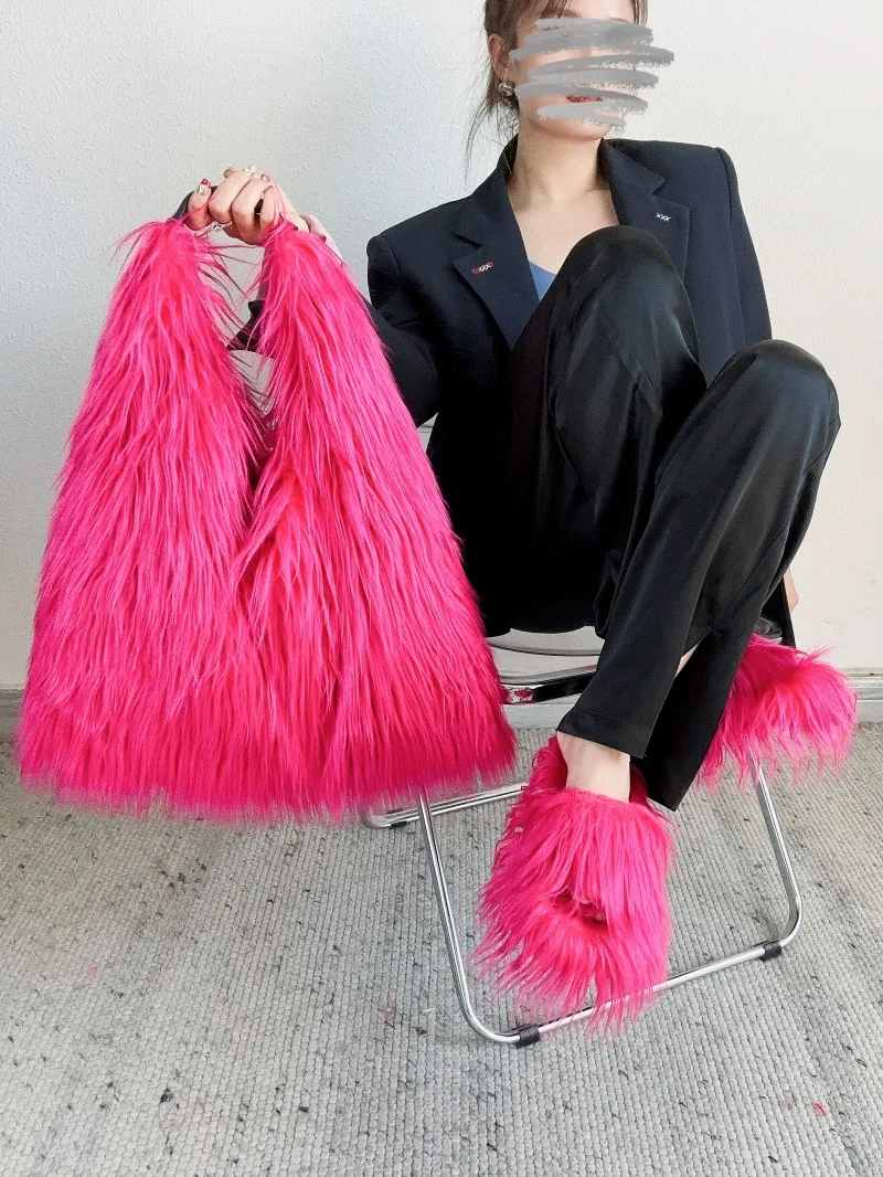 Сумка-тоут на одно плечо из искусственного меха