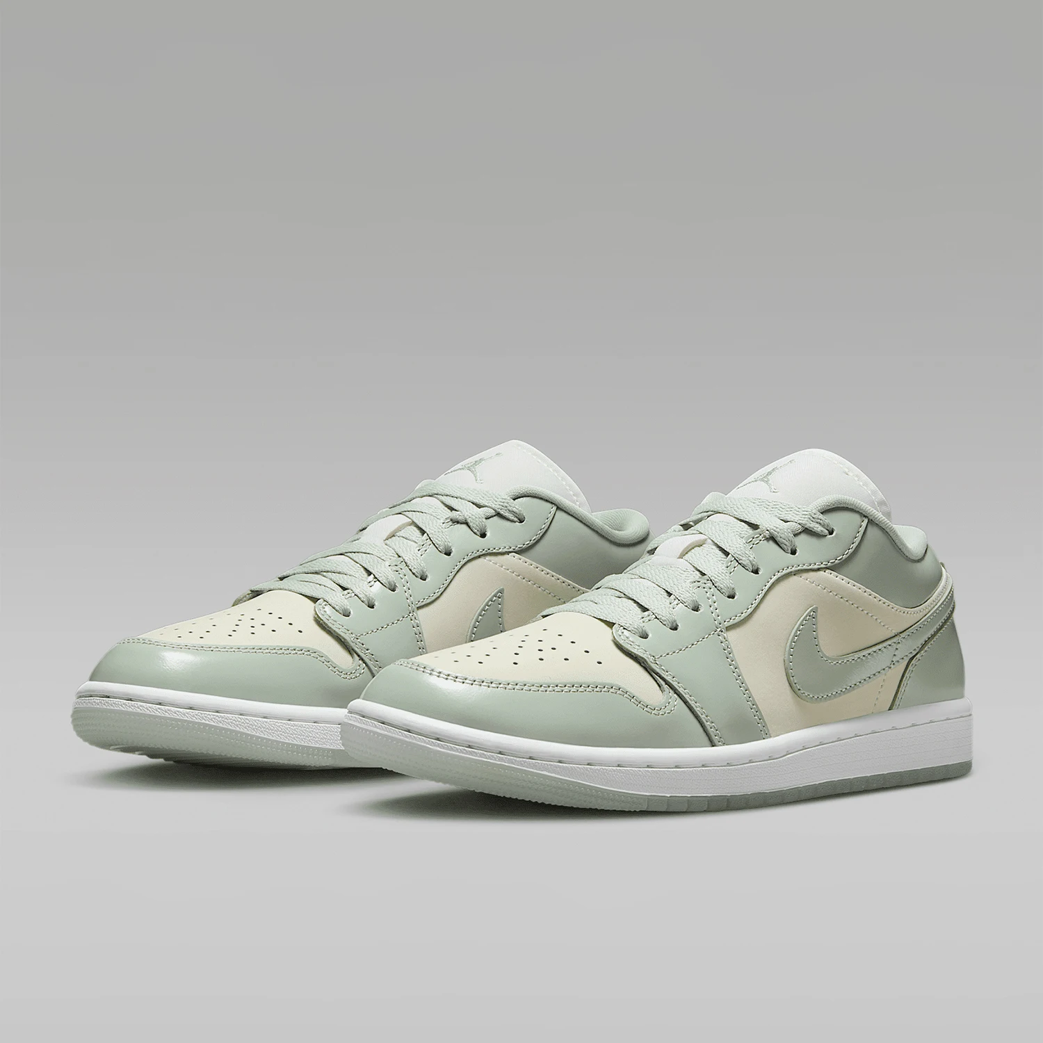 Фото Женские спортивные баскетбольные кроссовки Nike Authentic AIR JORDAN 1 в стиле ретро HF4078-100 №1