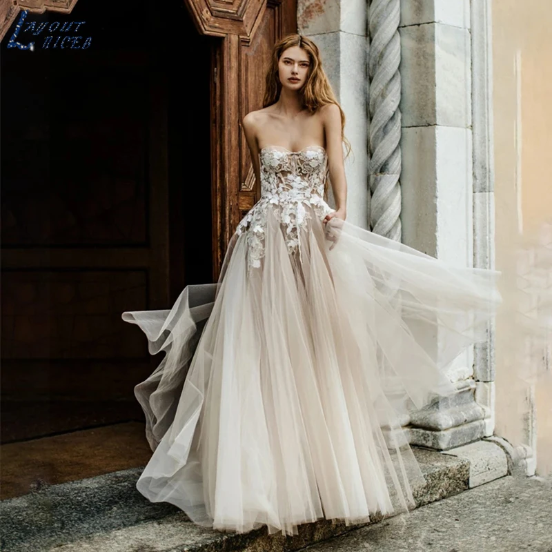 

Princess Strapess Wedding Gowns Floral Lace Appliques Bridal Dress Bride Tull Backless Bow Sweep Train Custom Made vestido noiva