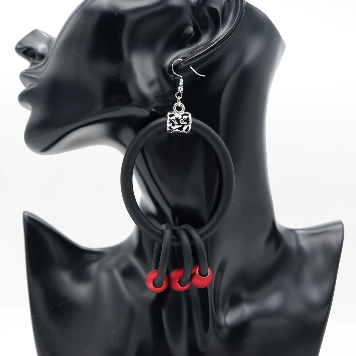 Новые аксессуары в этническом стиле с красными бусинами черные резиновые серьги