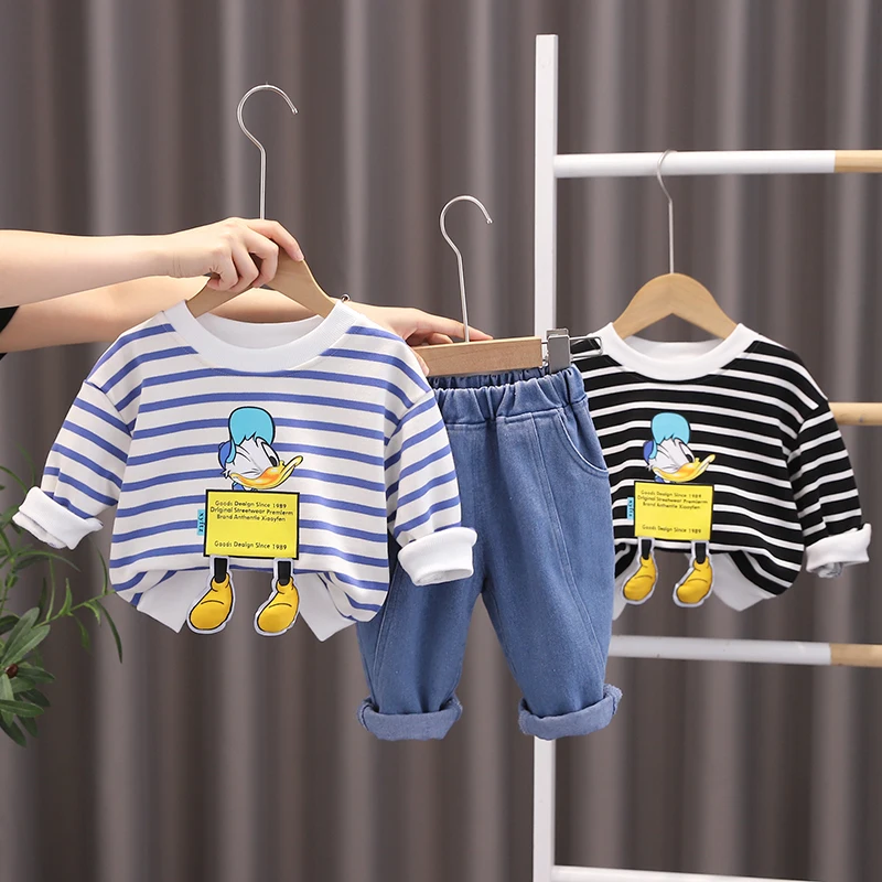 

Осенняя одежда для маленьких мальчиков, новые детские футболки с длинным рукавом и мультяшным рисунком, топы и брюки, комплект одежды для ма...