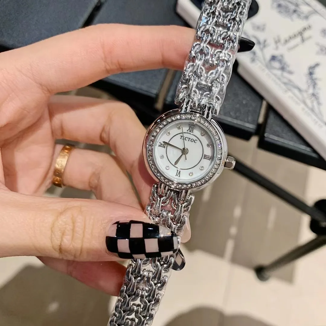 New Designer Twisted Chains Bracelets Watches for Women Summer Fashion Dress Wrist watch Colorful Shell Analog Watches Quartz