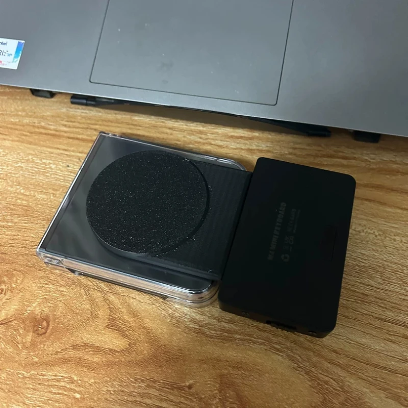 Фото Магнитная Bluetooth-мини-клавиатура EXknight для Samsung Z Flip Series, компактная клавиатура для телефонов с гибким экраном, аксессуары для Blackberry №2