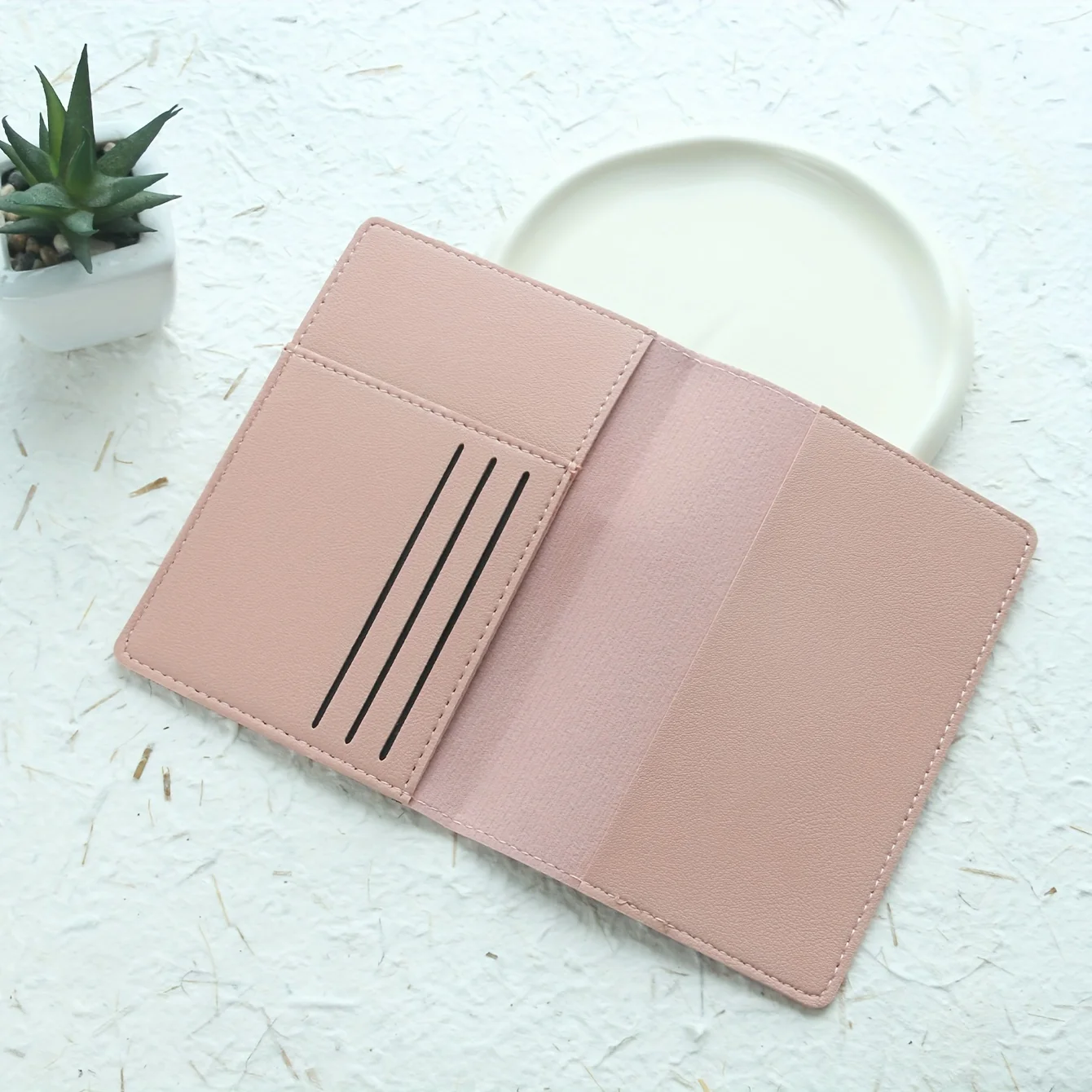 Персонализированная обложка для паспорта из искусственной кожи —