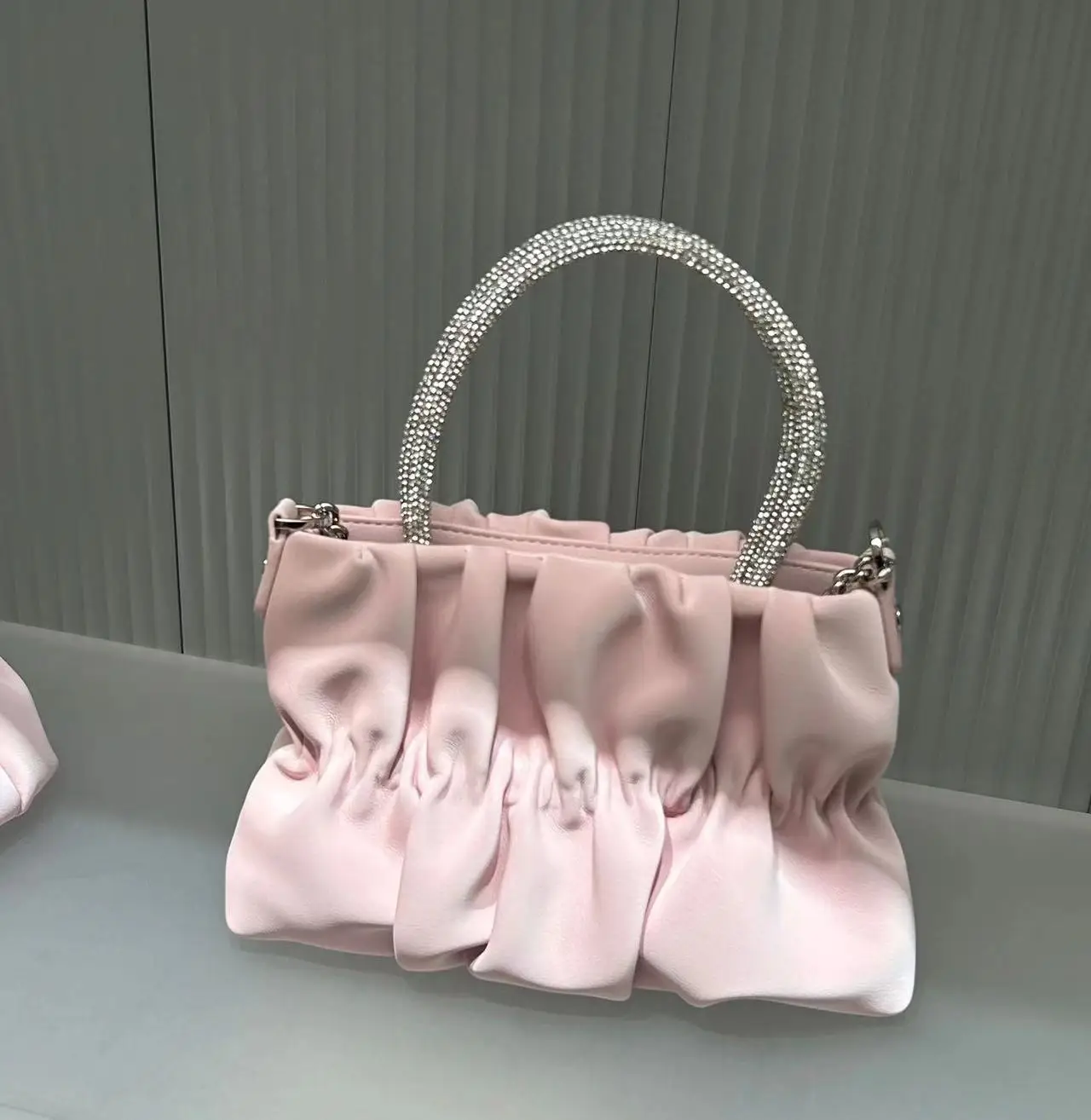 

Brand Women's Shoulder Bag Macaron Small Fresh Handbag Women's New Fashion Versatile Pleated Cloud Chain Bag