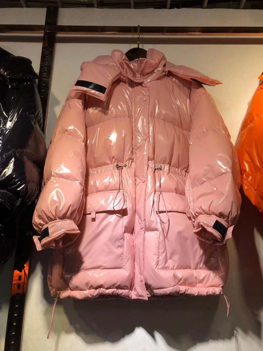 

Женский теплый пуховик с капюшоном, белый и черный пуховик на 2023 утином пуху с яркой боковой талией, зима 90%