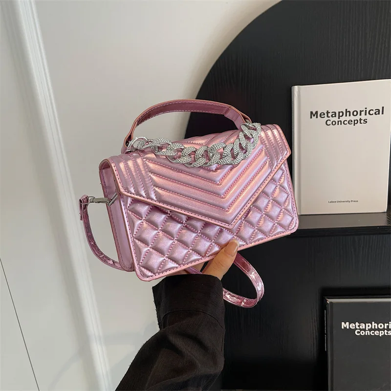 Pearl Patent Leather Women's Diamond Embroidery Thread Portable Small Square 2023 New Versatile Chain Shoulder Messenger Bag