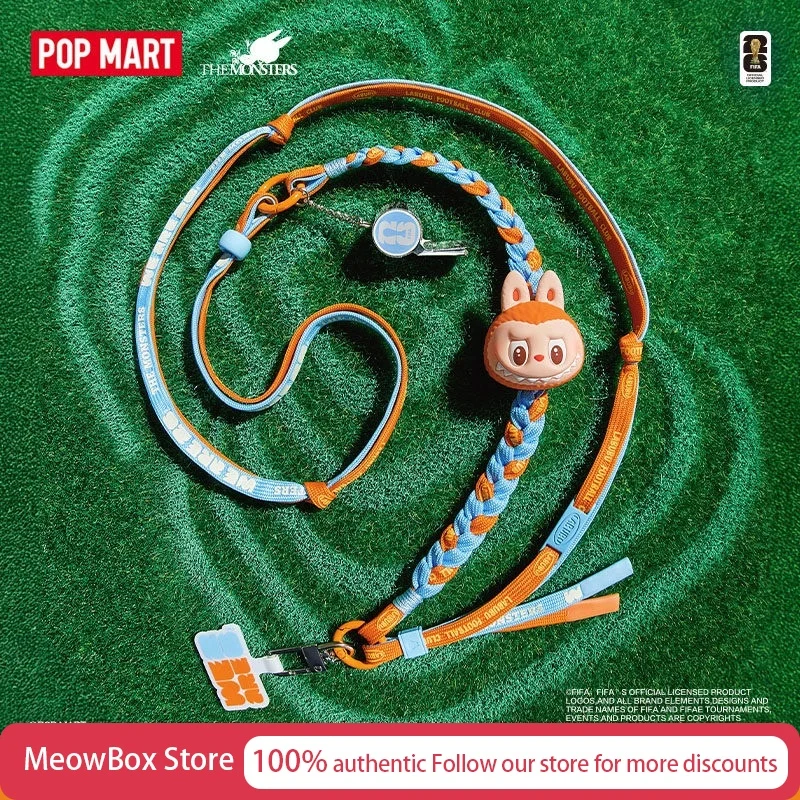 Фото Pop Mart The Monsters Labubu Fifa Series: Длинный шнурок-ремешок для шеи (слепая коробка) – коллекционный аксессуар для футбольных фанатов, подарок №1