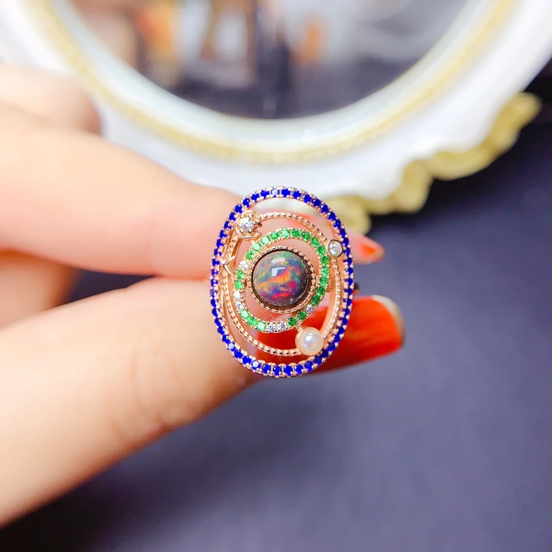 Кольцо женское из серебра 925 пробы с опалом и натуральным драгоценным камнем