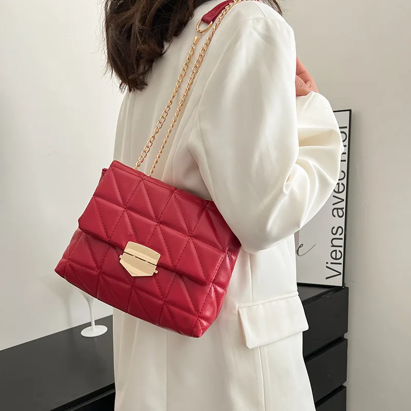 

New arrive Chain Shoulder Bags Travel Bags Leather For Women Women 2022 summer Fashion Chain Shoulder Purses for sale