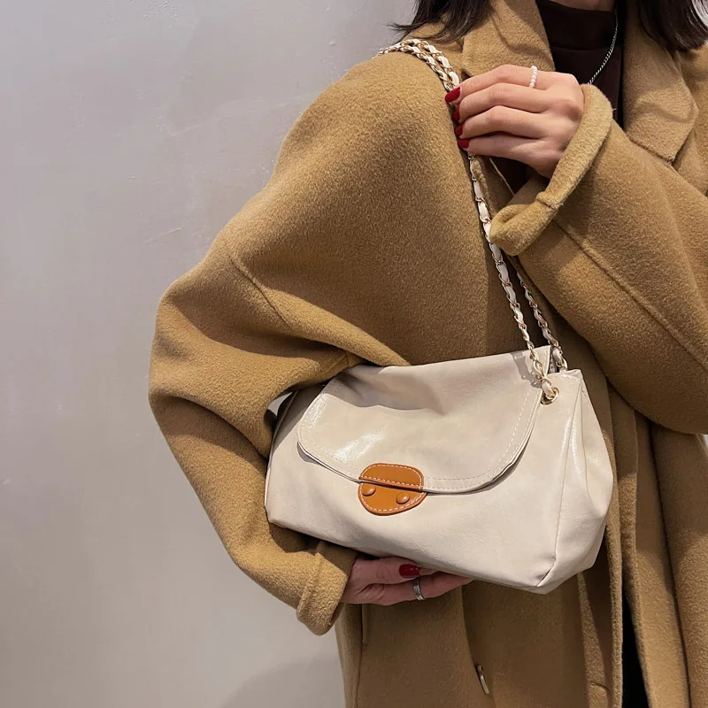 

Paris Vintage Decorative Pattern Leather Women Messenger Shoulder Bag Crossbody Retro Satchel Purse for Female Bolsos Chains Sac