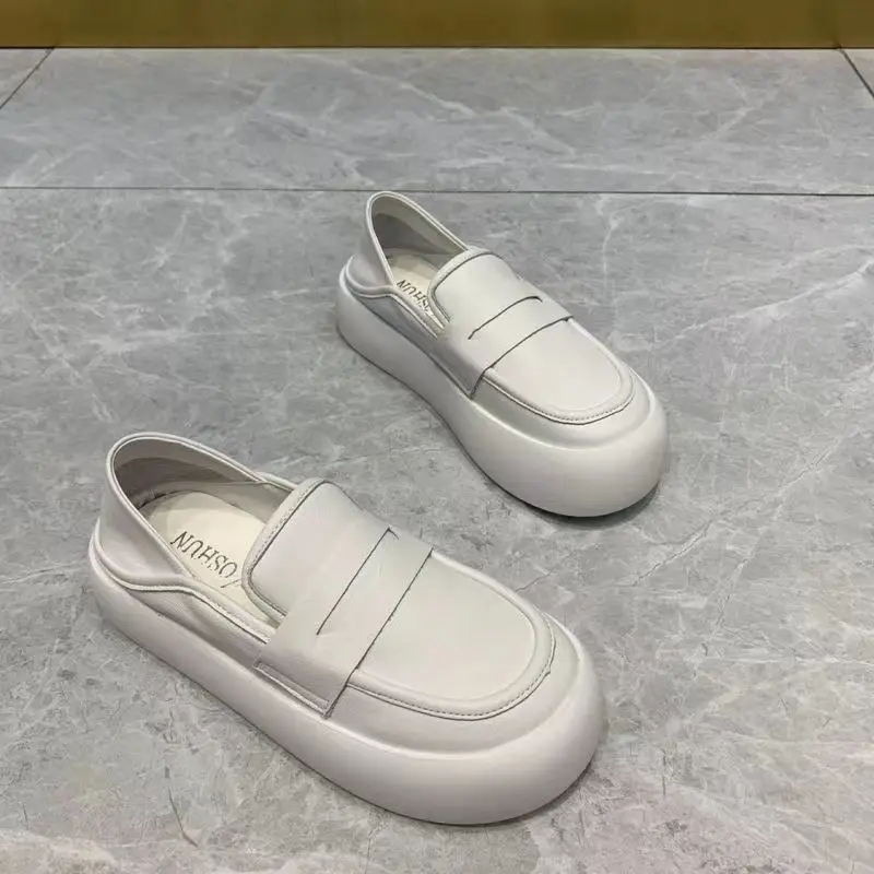 Nurse Shoes White Pedal Soft Bottom Breathable Deodorant Sneakers for Women Non-slip Comfortable Summer Thick Bottom Women Flats