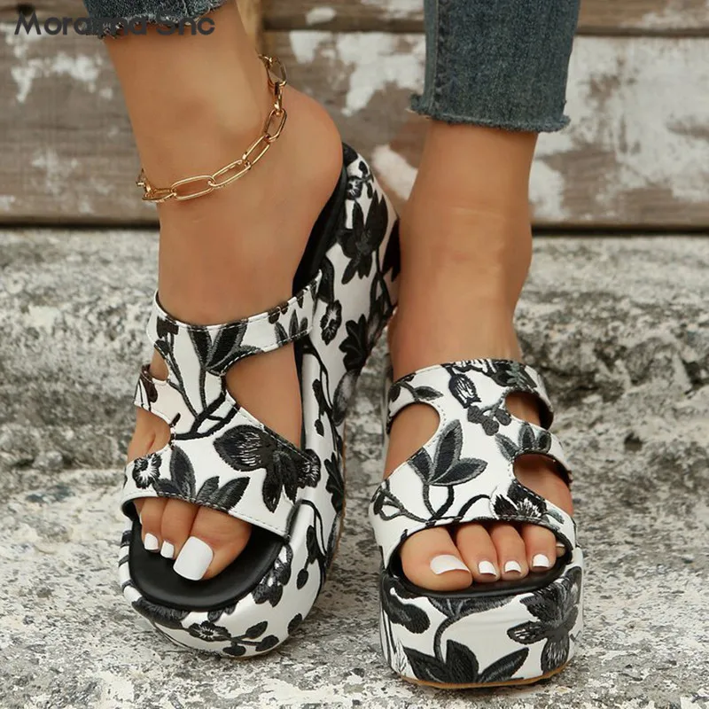 Colorful Flower Embroidery Hollow Slippers Black Leather Wedge Platform Slippers Summer New One Word Casual Beach Women's Shoes