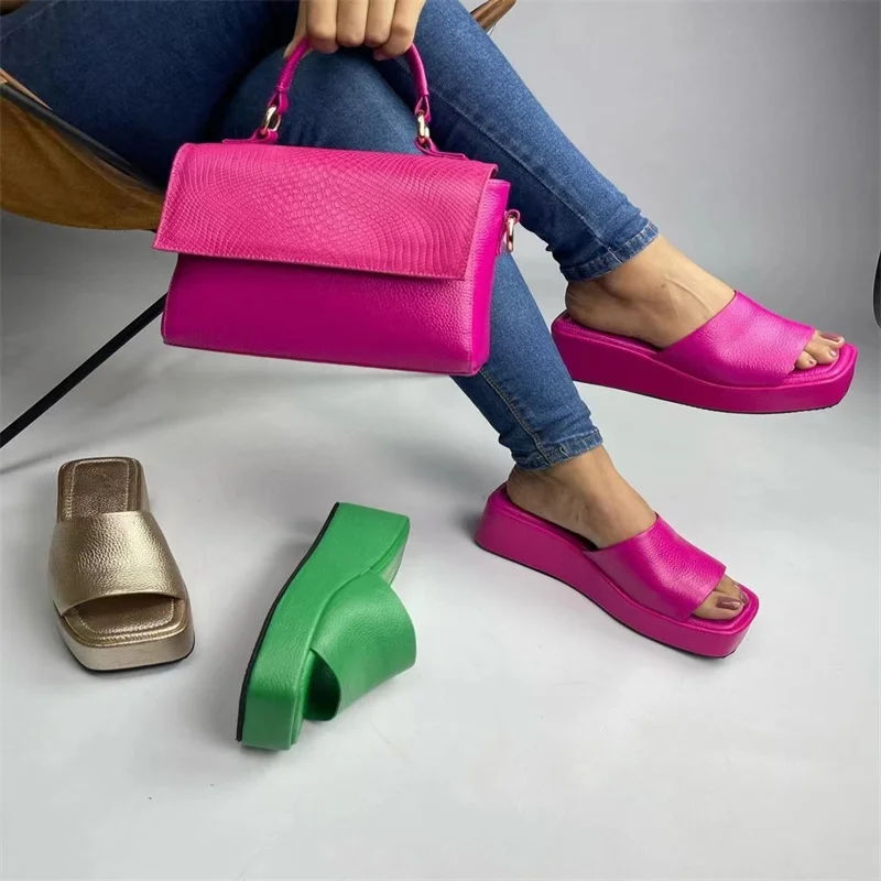 2023 Women New Square-headed Thick-soled Flat Middle Heel Slippers Women's Large Simple Beach Sandals Versatile Sandals Slippers