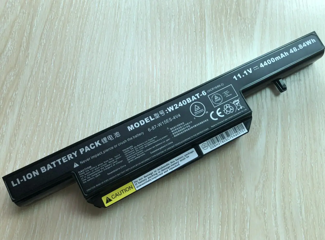 

W240bat-6 батарея для DNS Clevo w240 11,1 v 4400mAh Black W240BAT