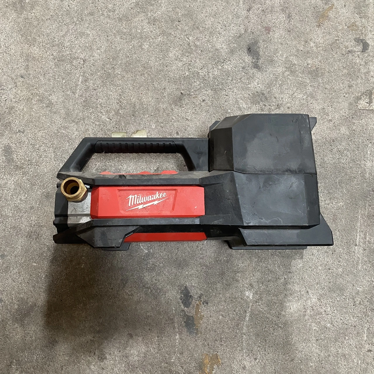 

Беспроводной насос доставки Milwaukee 2771-20 M18 — Только книжный инструмент для насосов — используется только для автомобиля