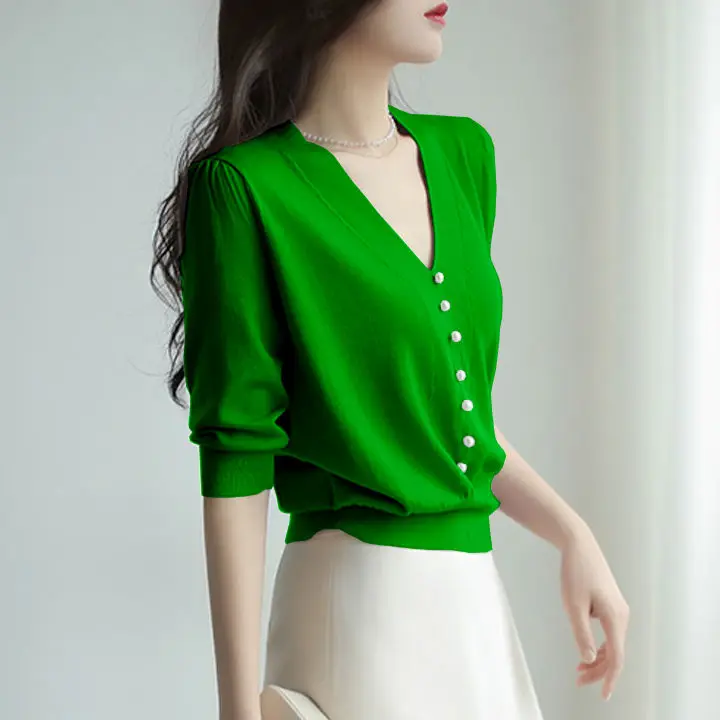 

Green Pearl Button V-neck Knitted Top Women's Summer New Loose Five Sleeve T-shirt