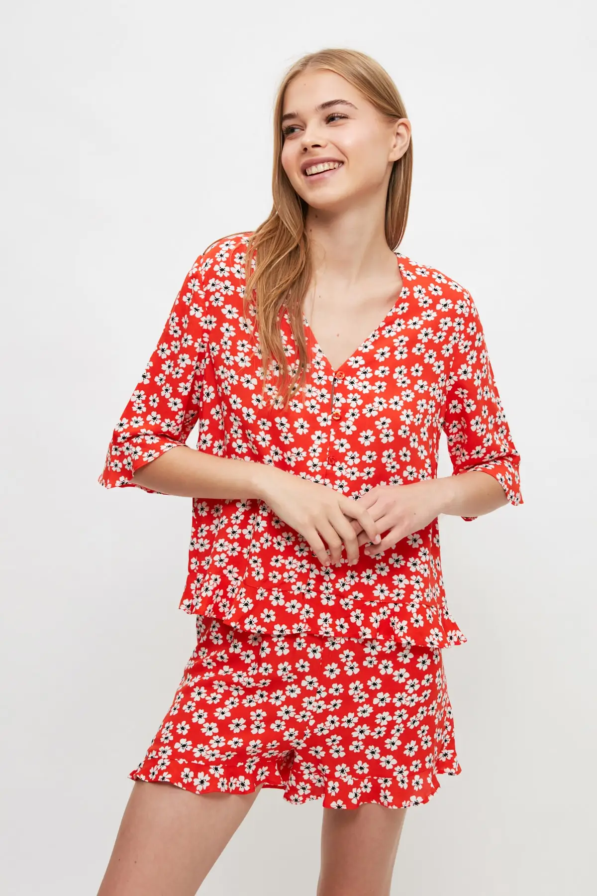 

Trendyol Flower Pattern Woven Pajamas set THMSS21PT1522