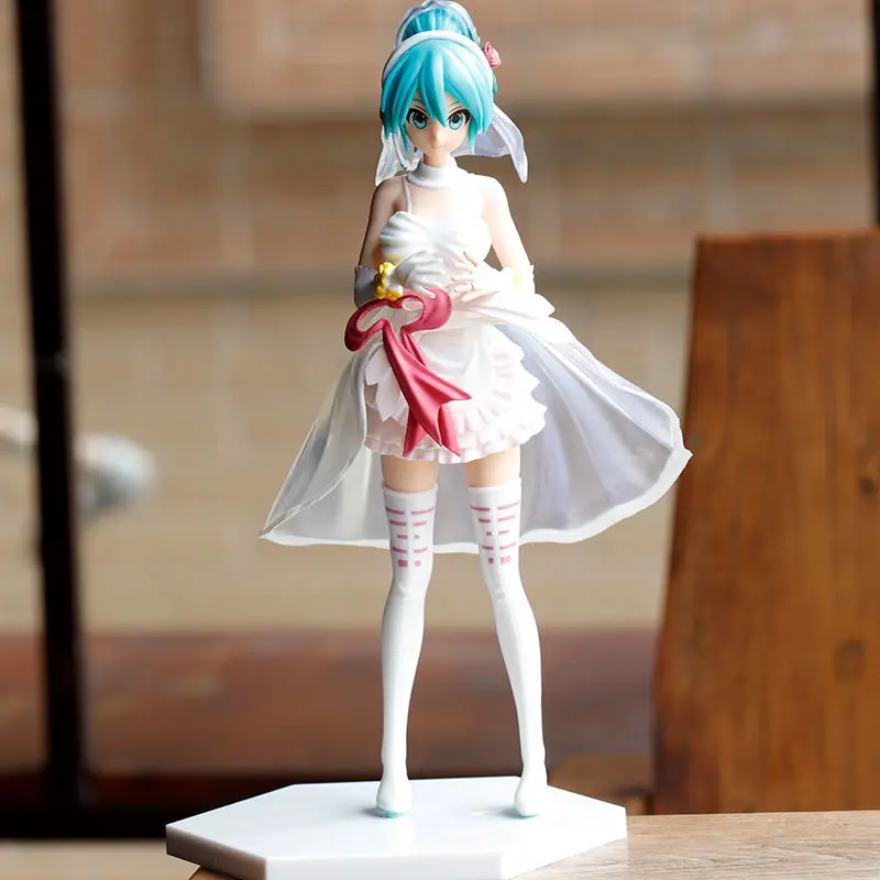 

Future Hatsune lovely wedding dress hatsune animation hand-painted model table decorated with animated characters